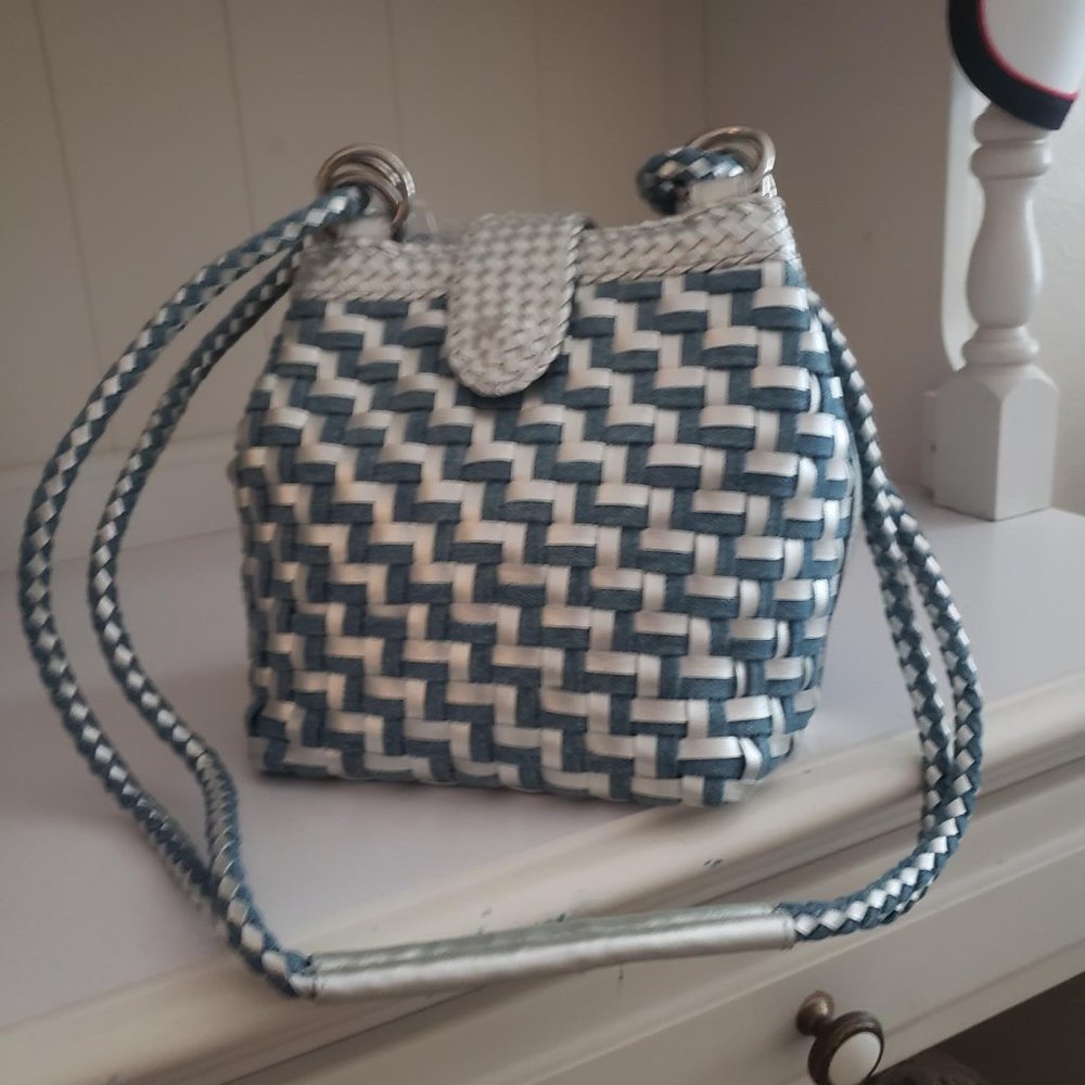 Warren Reed Shoulder Purse - Picture 3 of 5